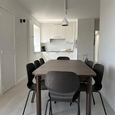 Stylish 3-bedroom With Sea View Appartement
