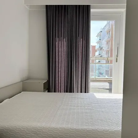 Appartement Stylish 3-bedroom With Sea View *